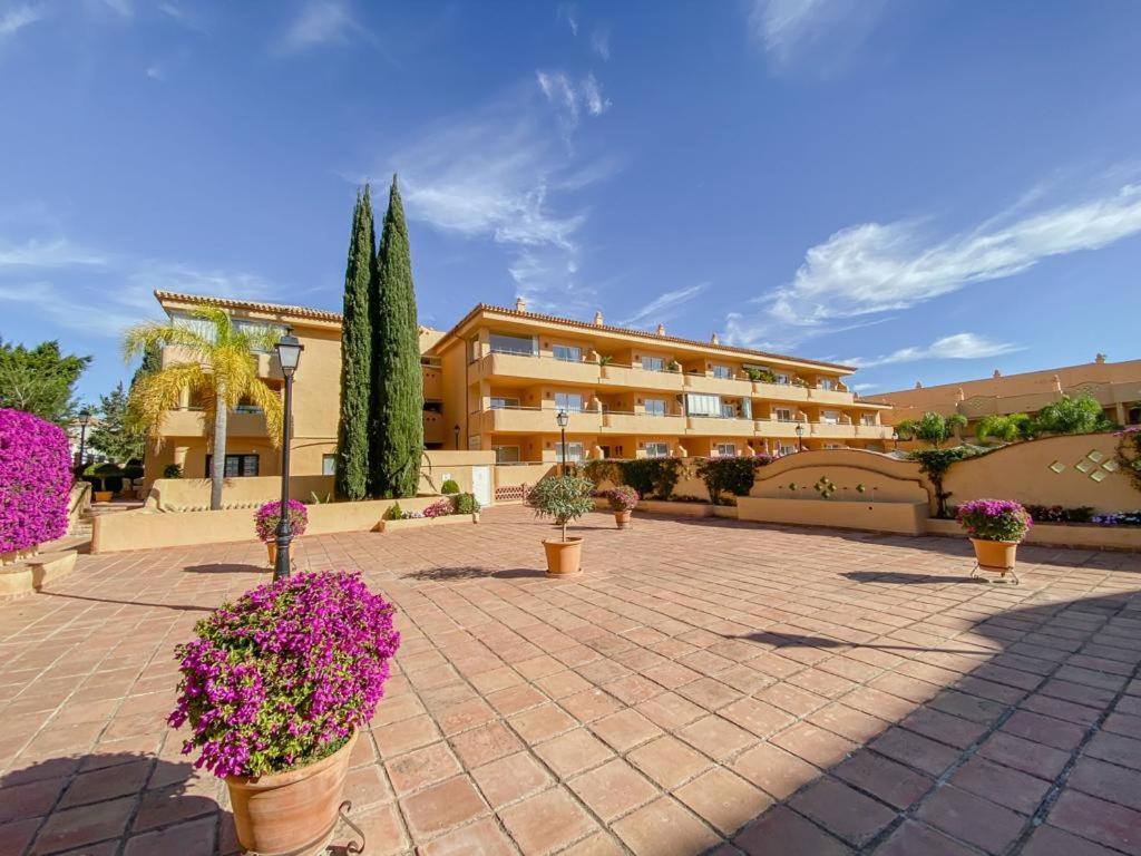 Apartamento En Los Patios De Santa Maria Golf Marbella Exteriér fotografie