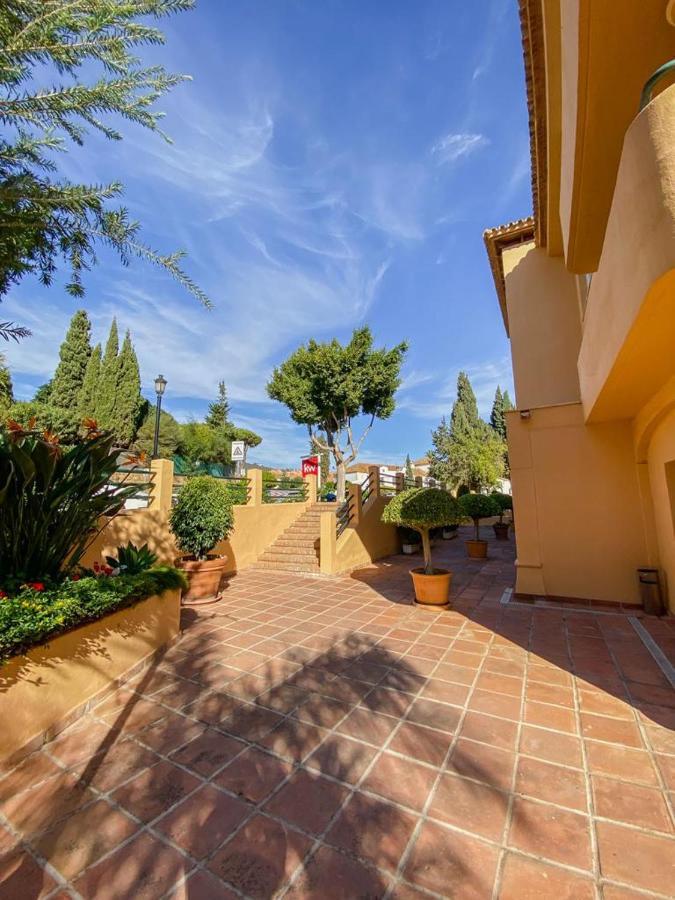 Apartamento En Los Patios De Santa Maria Golf Marbella Exteriér fotografie