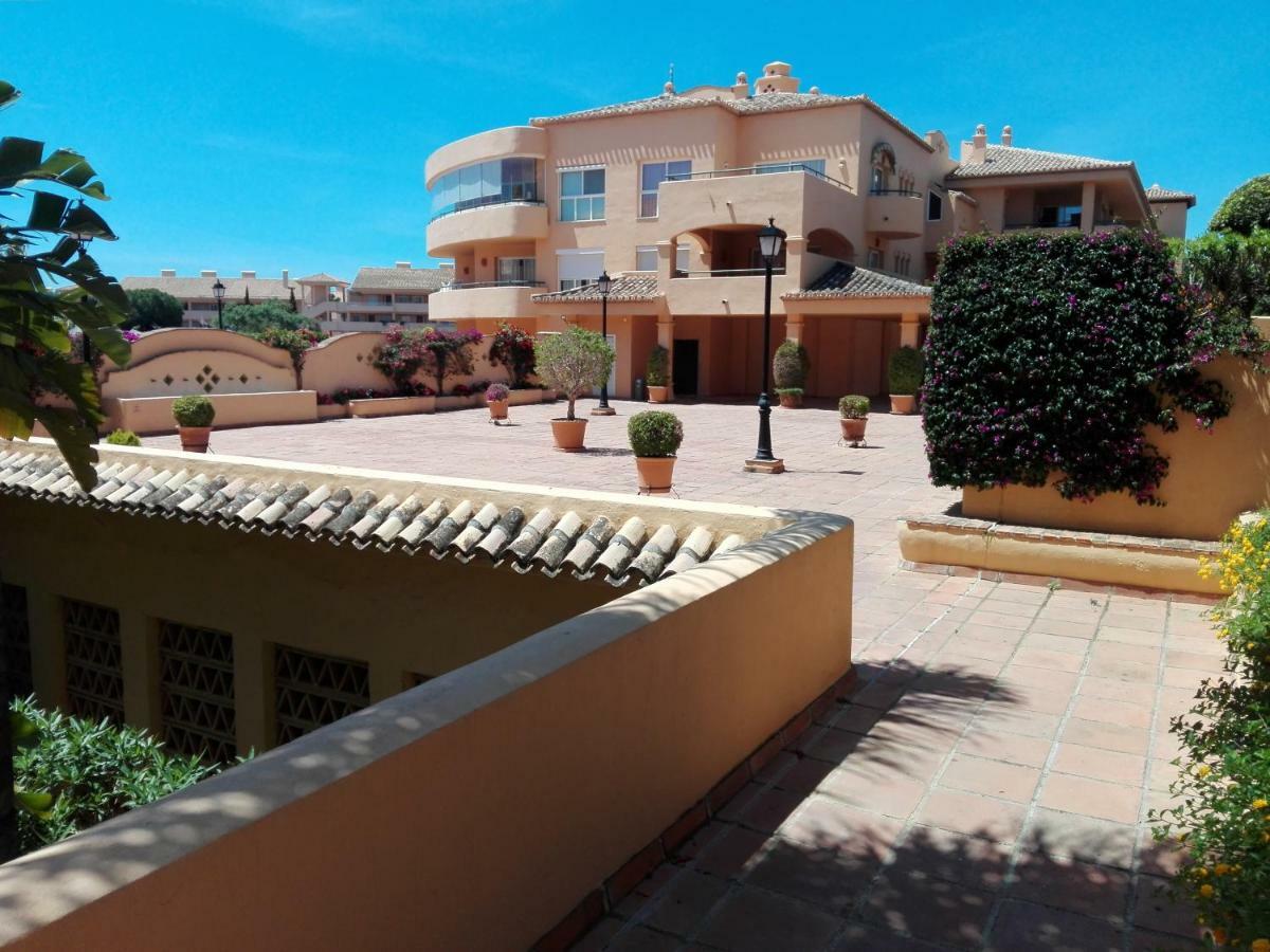 Apartamento En Los Patios De Santa Maria Golf Marbella Exteriér fotografie